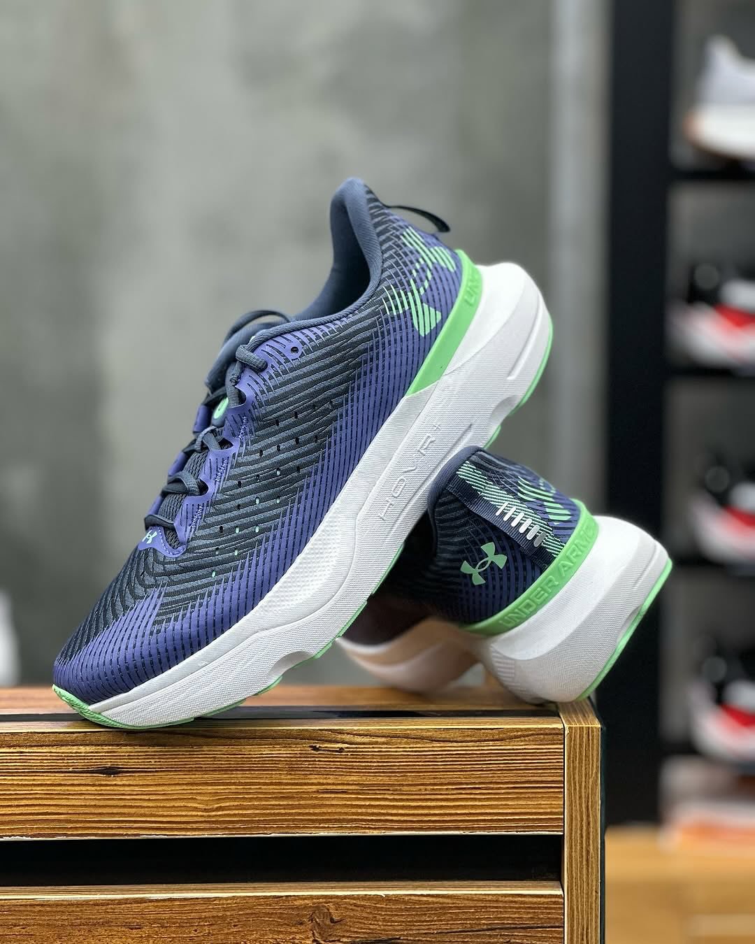 Under Armour Infinite sneakers. - Image 2