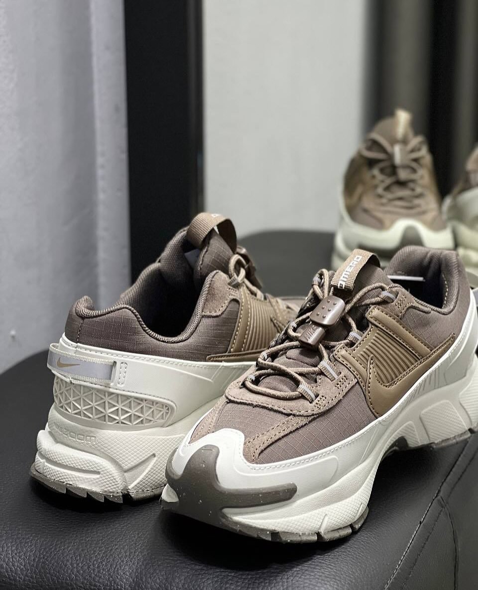 Pomeroy Roam sneakers. - Image 2