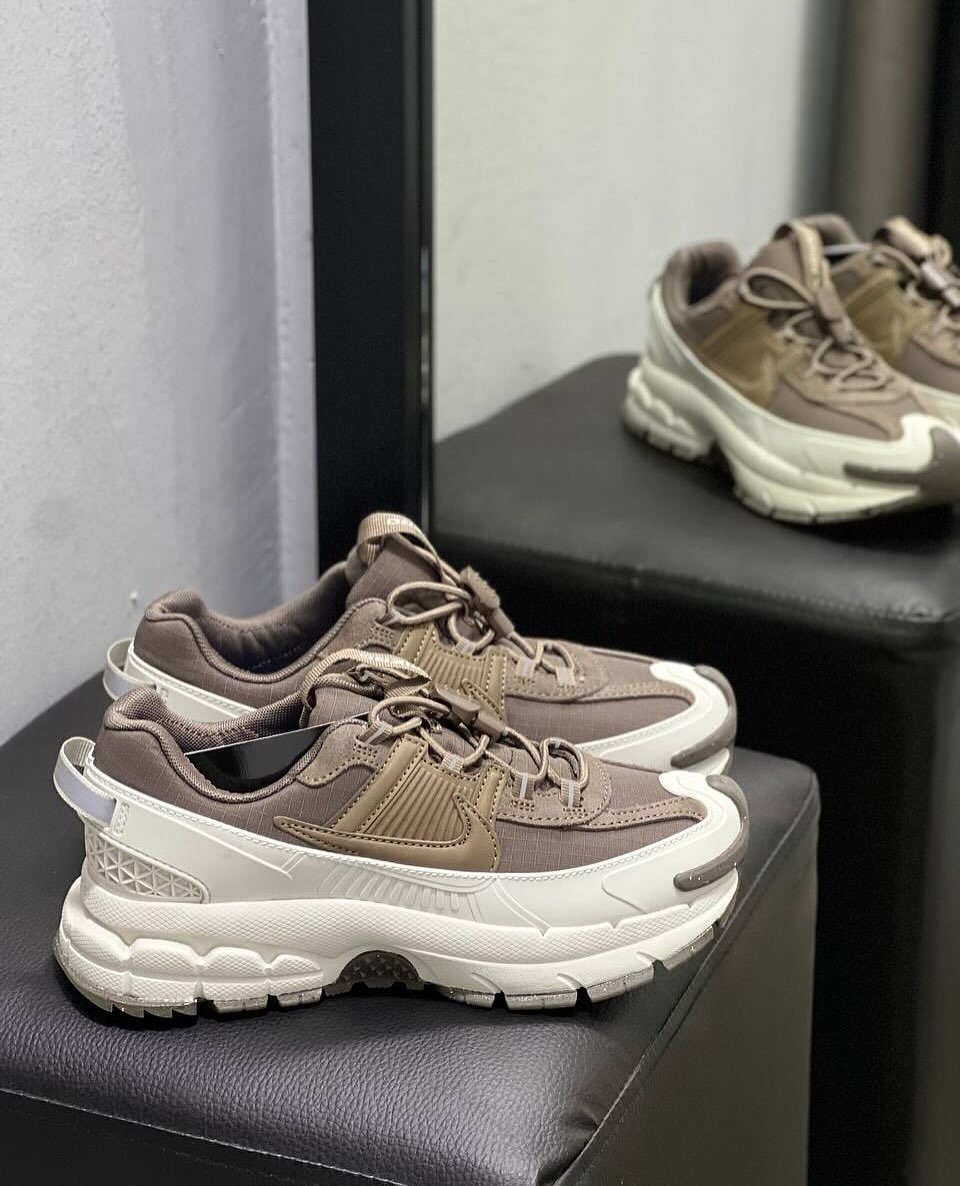 Pomeroy Roam sneakers. - Image 3