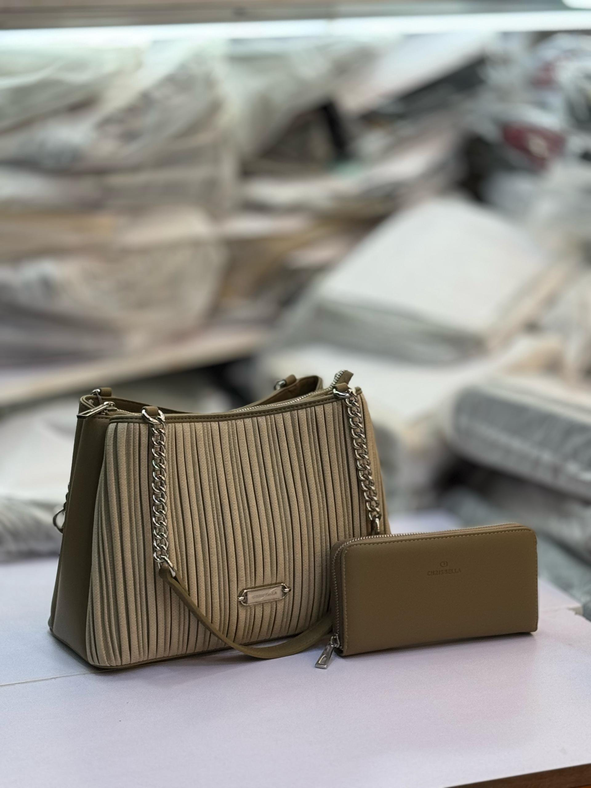 Tote styled bag. - Image 4