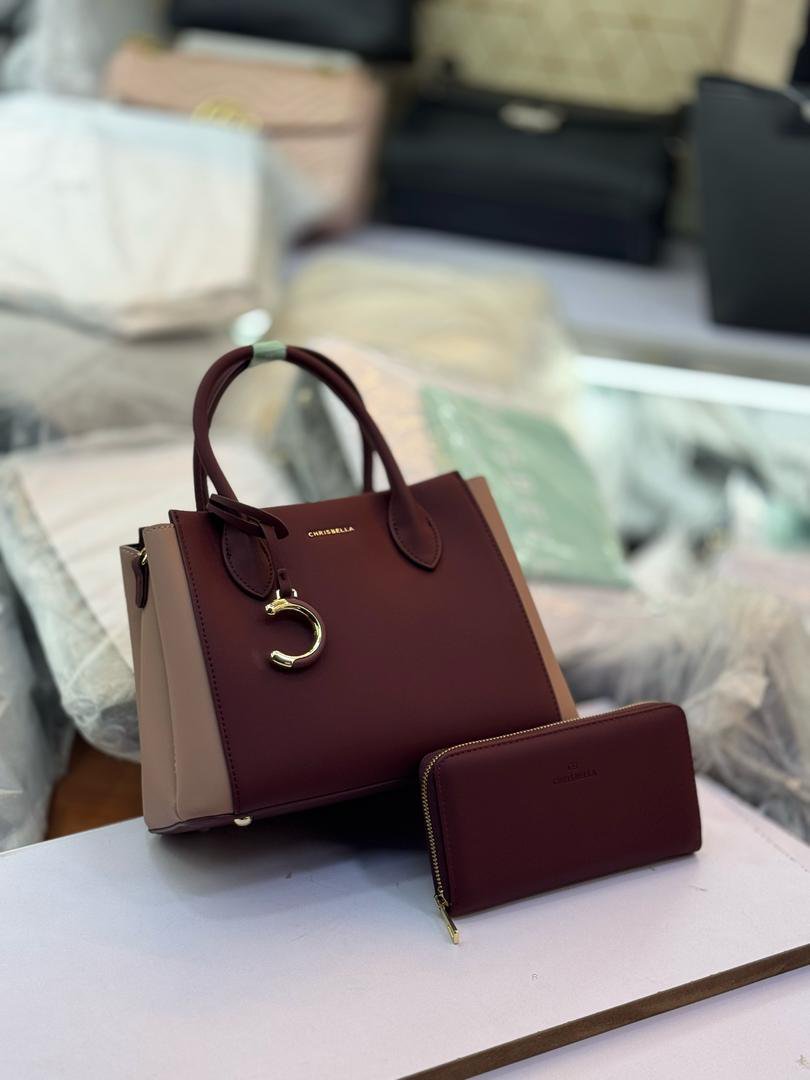 women's handbag. - Image 2