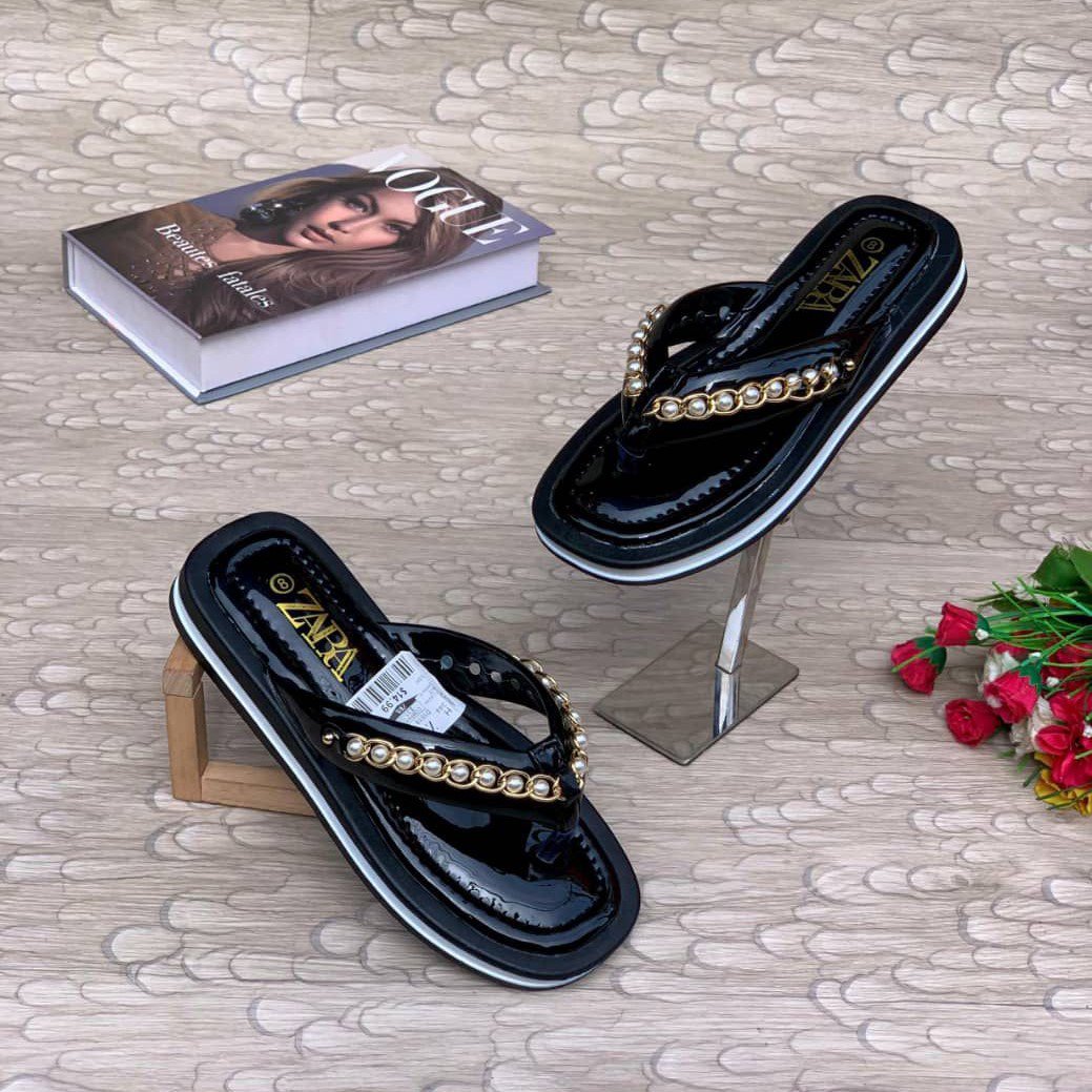 women's flip flops. - Image 4