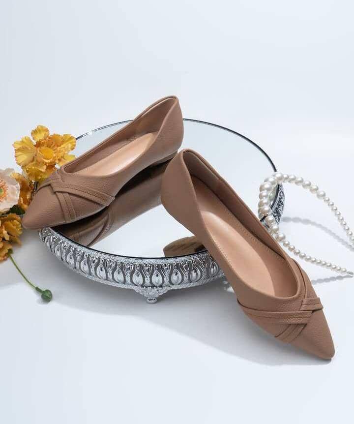 Toe-pointed ballet shoes - Image 2