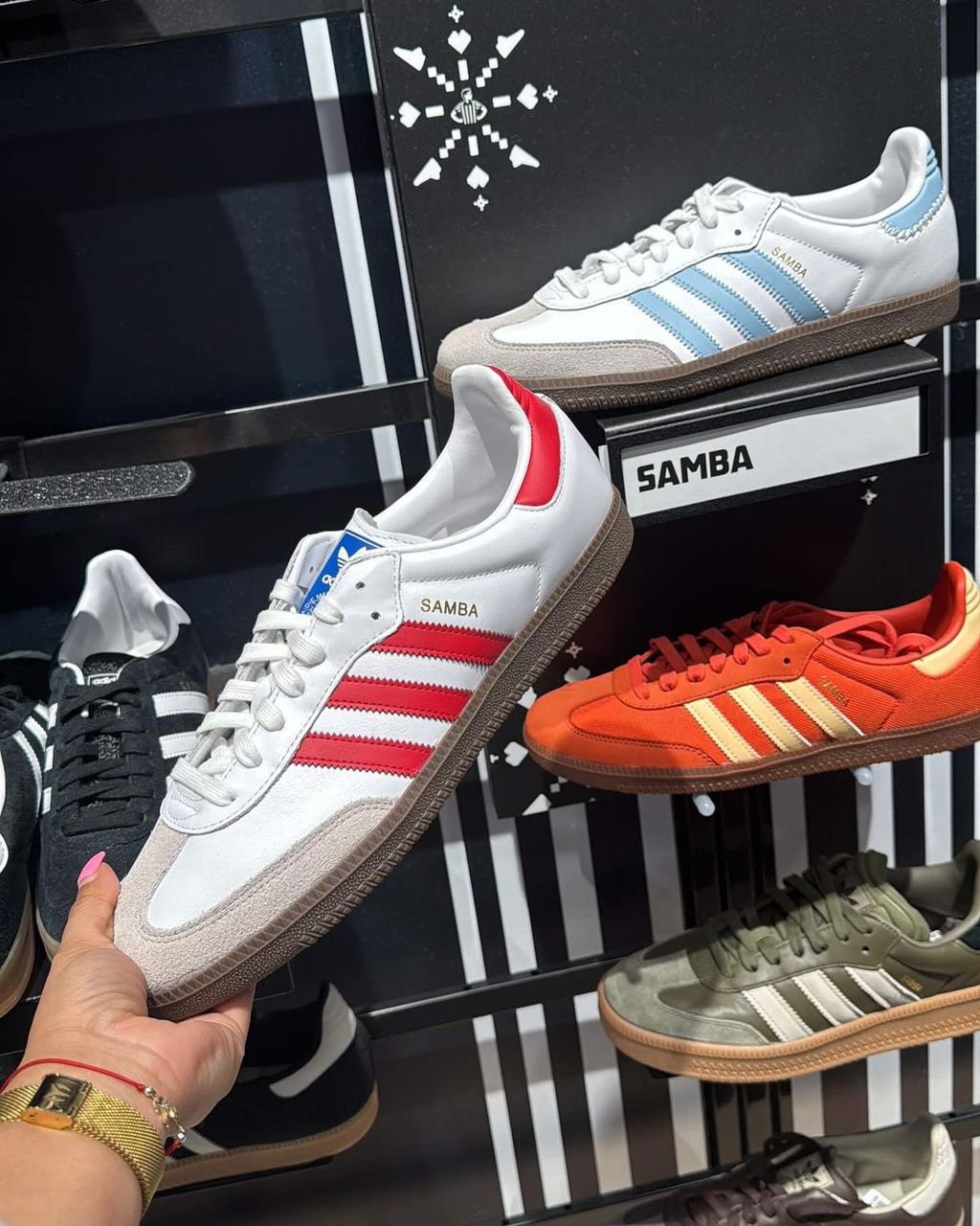 Adidas sneakers. - Image 5