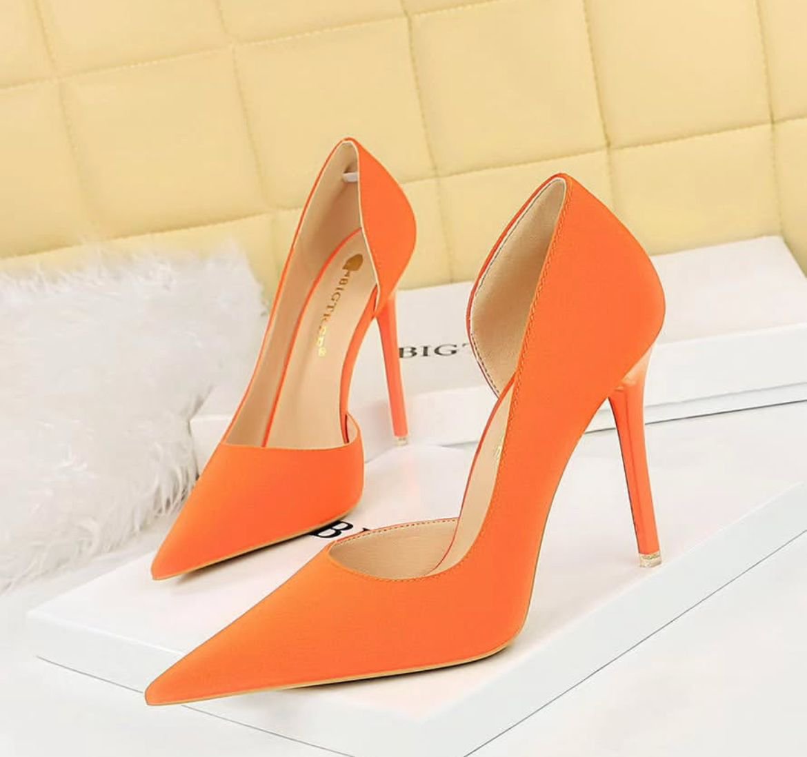 stiletto heel pumps. - Image 2
