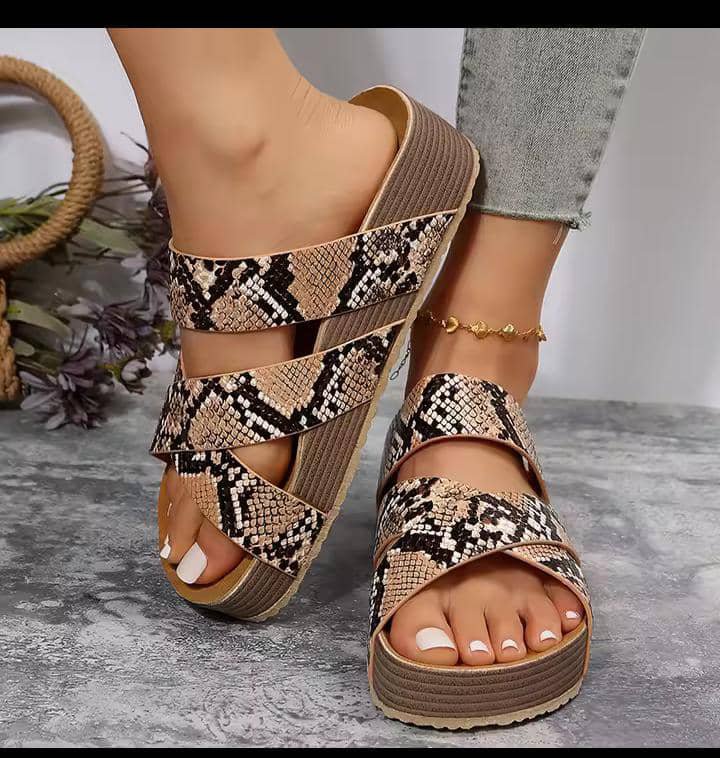 platform sandals. - Image 4