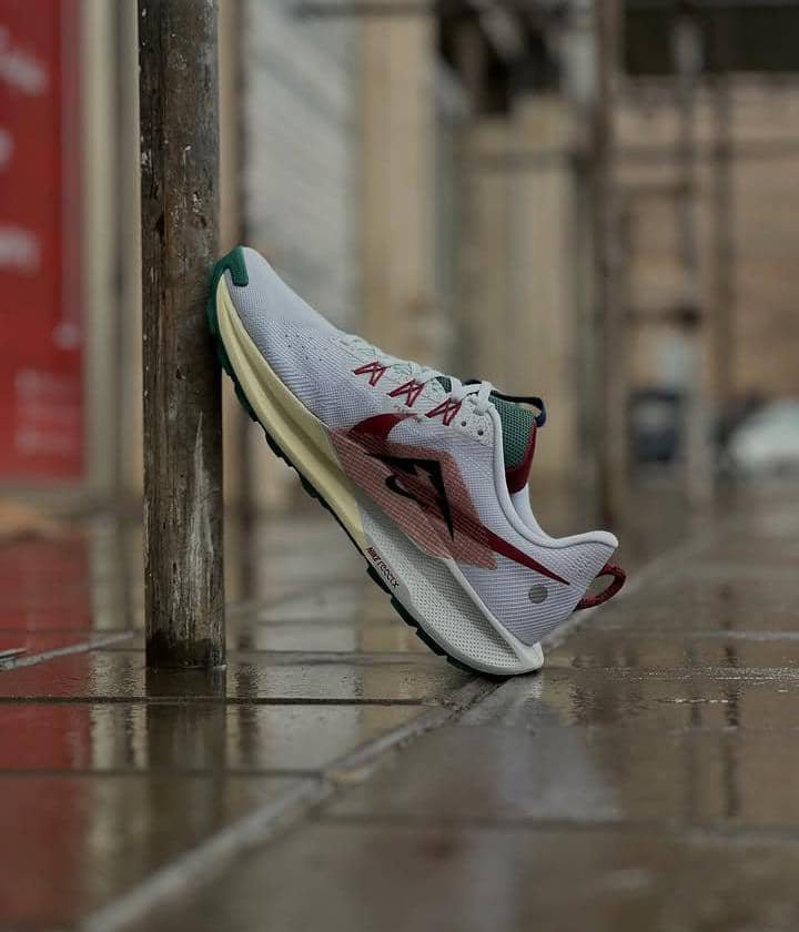 Nike sneakers. - Image 2